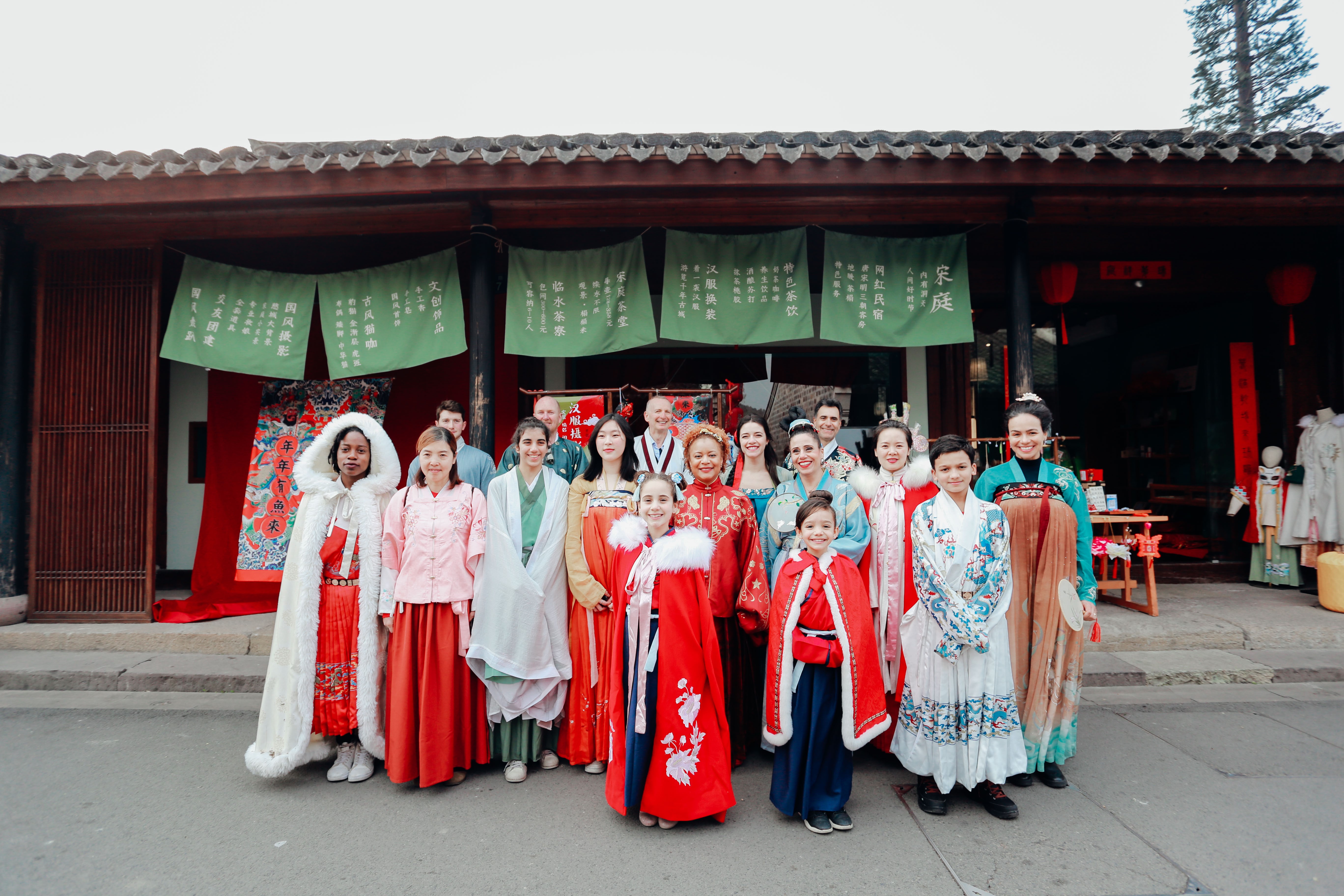 喬治亞外教慈城變裝過大年感受地道中國年味兒