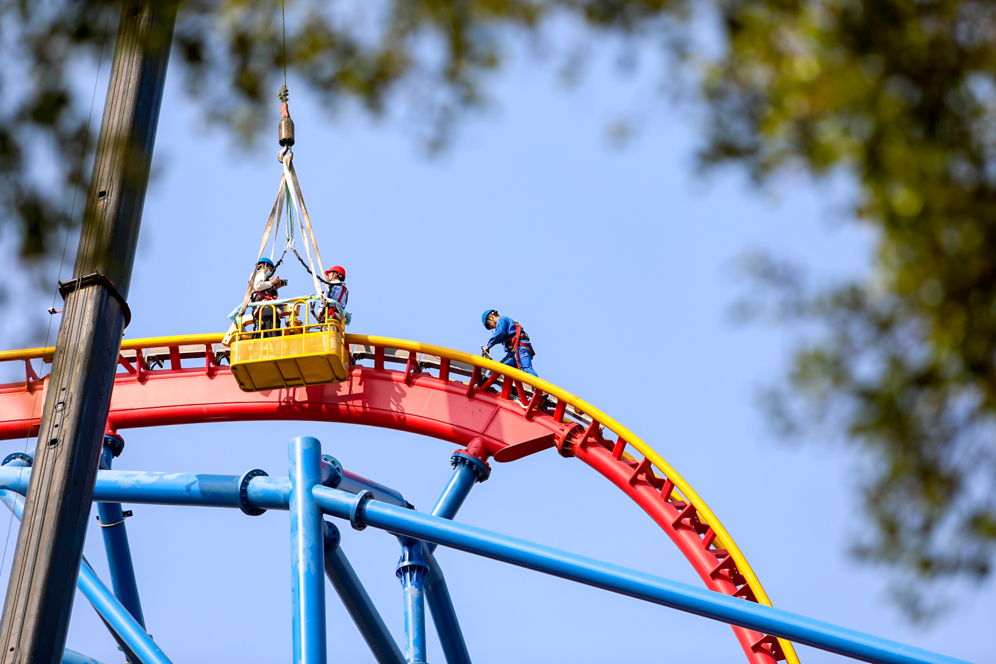 迎新春保安全长隆欢乐世界火箭过山车月检