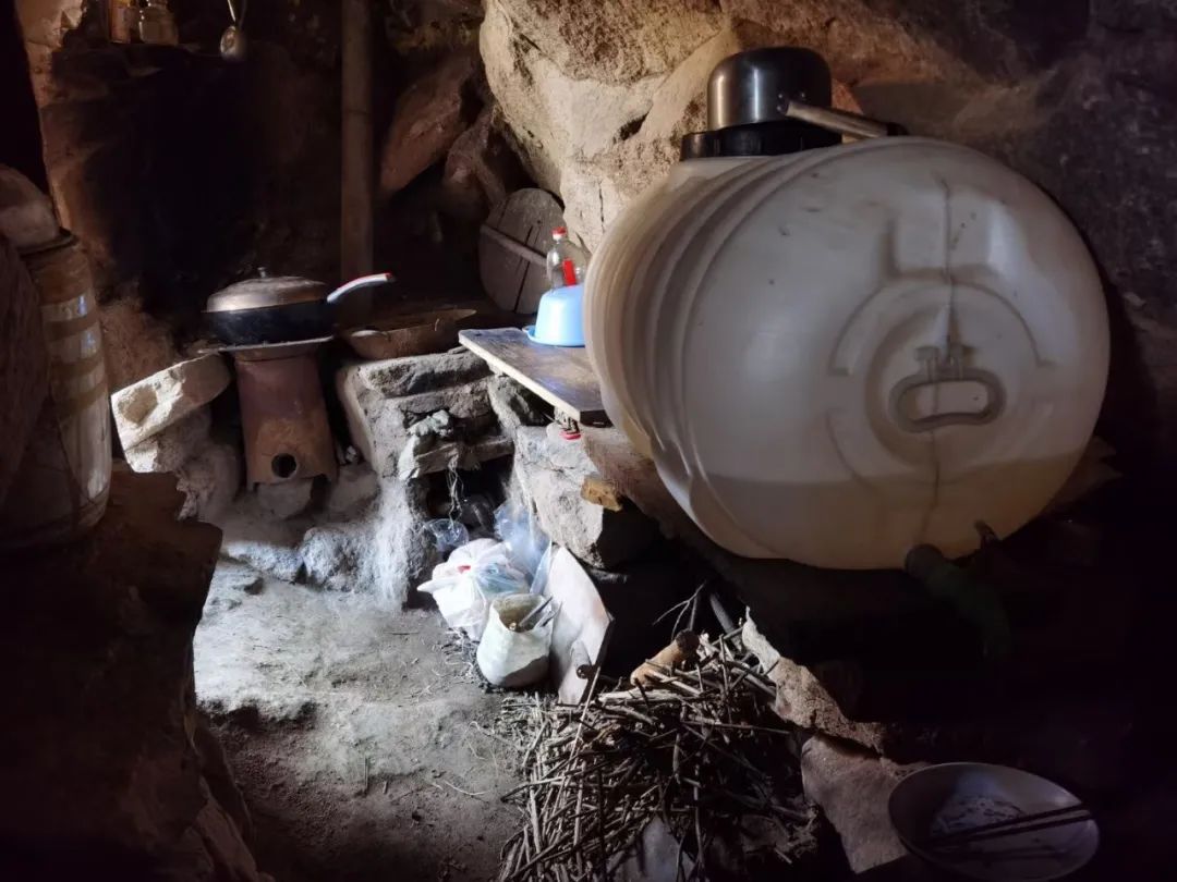 新春住在漏雨小茅屋的出家人他们还好吗