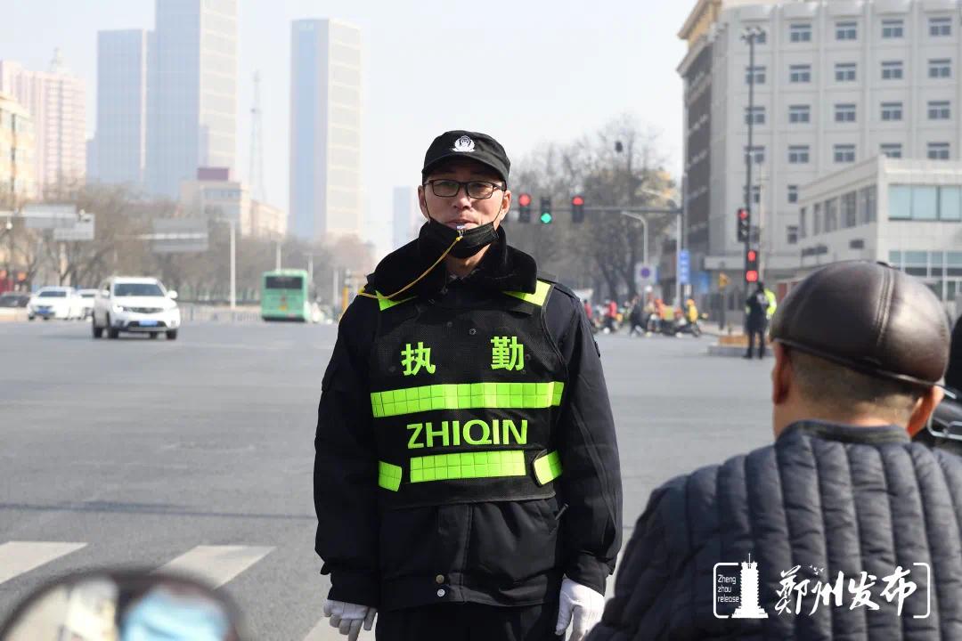 2月11日(除夕),家在河北省邢臺市的交通協管員李師傅在中原路京廣路