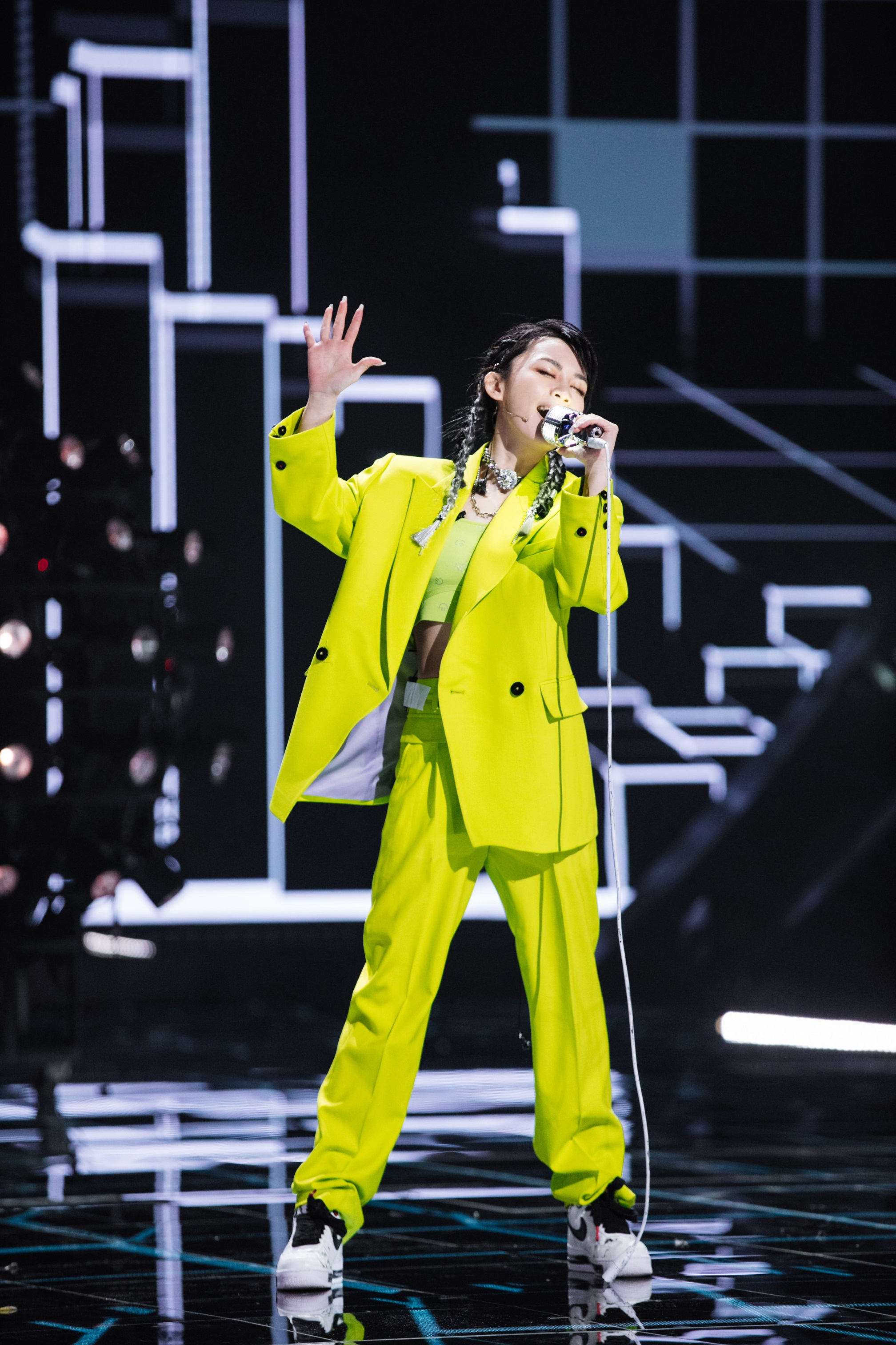 环球音乐宝藏女声tifa陈梓童亮相乘风破浪的姐姐第二季首轮公演