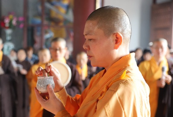 四川尼众佛学院院长如意法师给您拜年