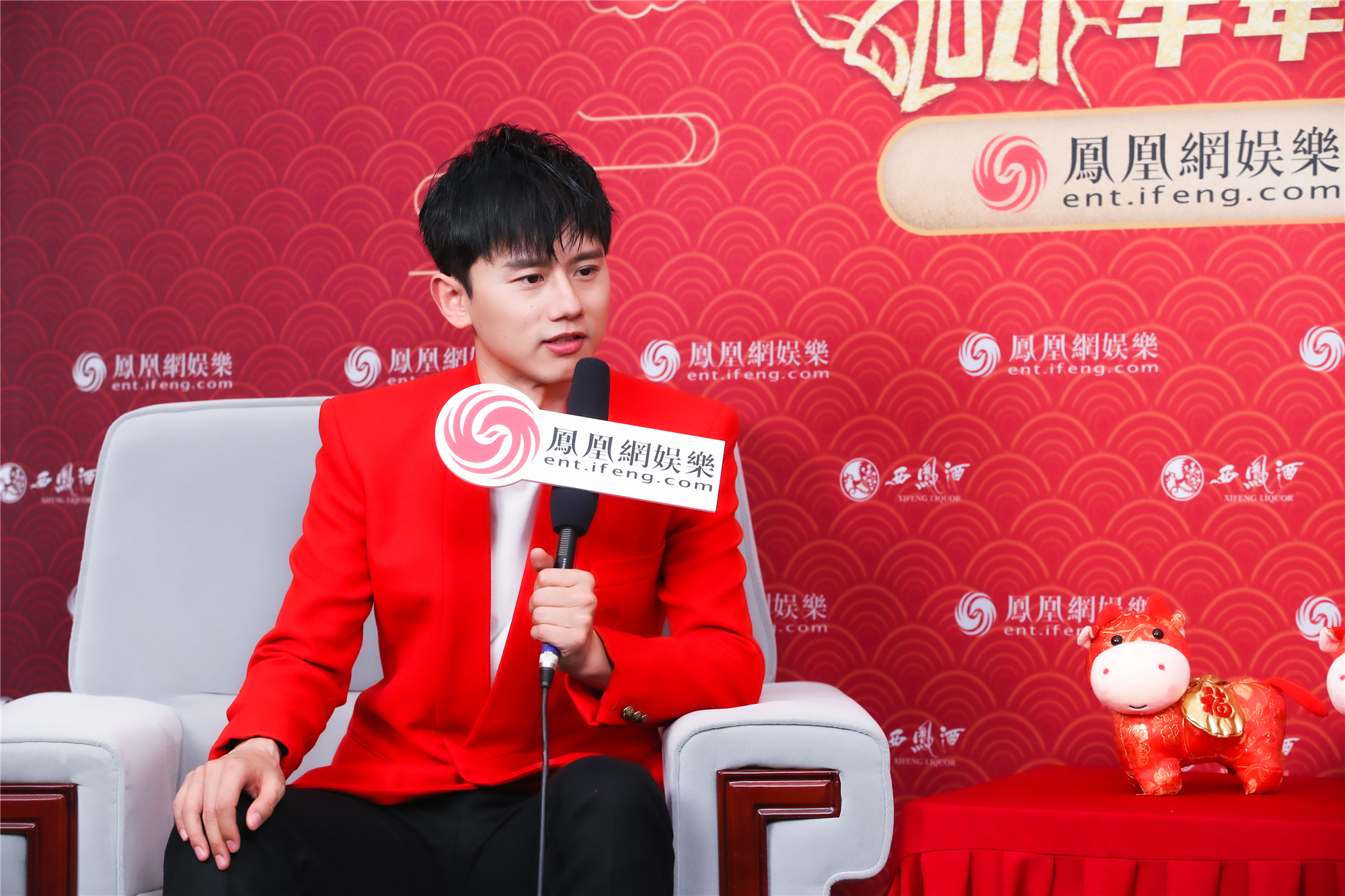 张杰曝跳跳俏俏对声音敏感,家中很多乐器
