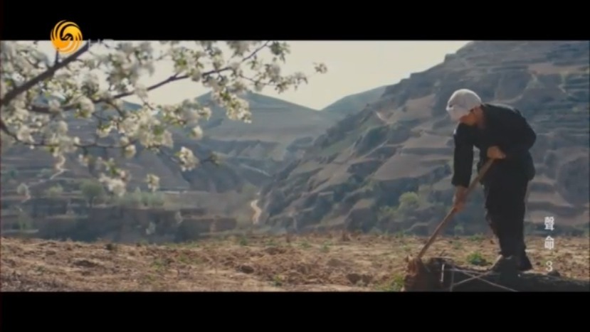 父亲早逝，李有源无奈去当了揽工人