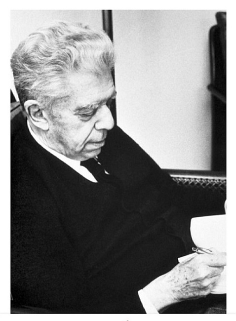 曹谁获得意大利第27届《乌贼骨》诗歌奖最佳外国作家奖