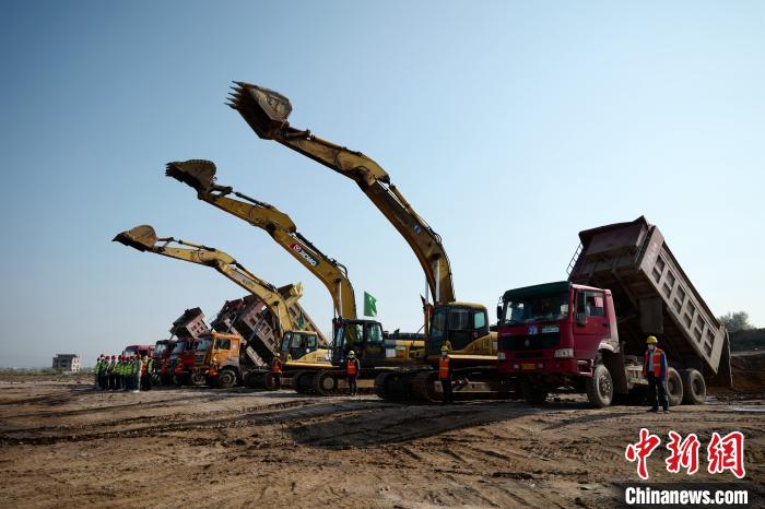 广州白云机场三期扩建工程大年初四开工。广东机场集团 供图
