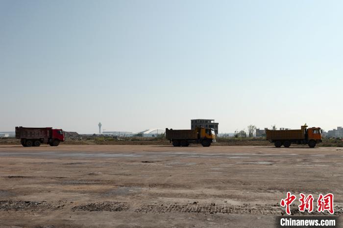大年初四开工忙广东机场建设“犇”起来