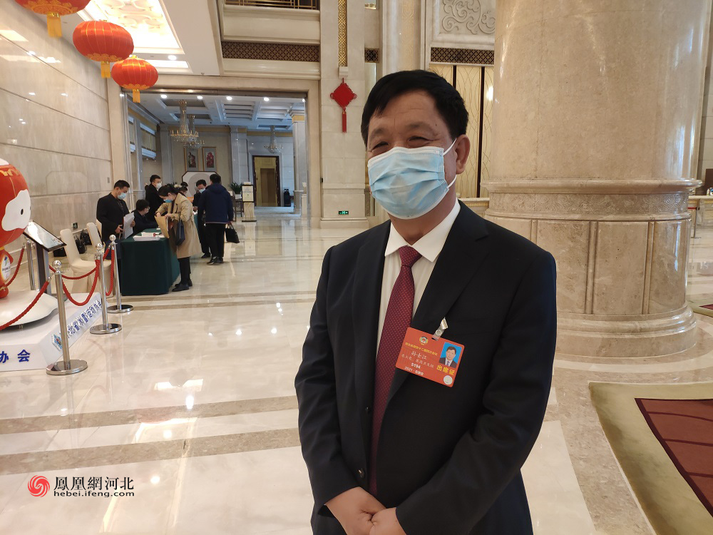 河北省政协委员、河北中医学院党委副书记、河北省中医院党委书记孙士江