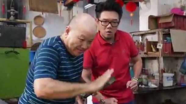 娘惹爆火的斑斓糕你馋了吗？从小学做娘惹糕的老板，准备材料全凭眼看手量