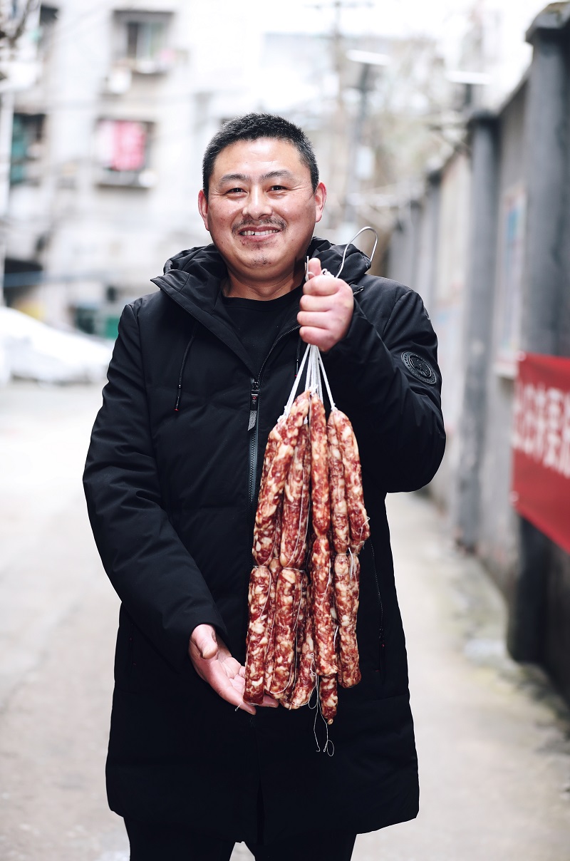 “新江岸人”视频家书送祝福  就地过年也是团圆