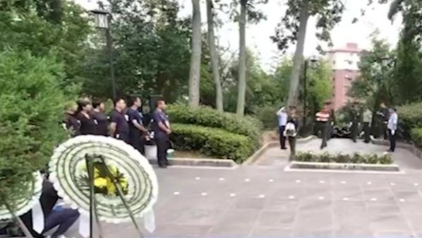 00后戍边烈士陈祥榕安葬现场画面公开