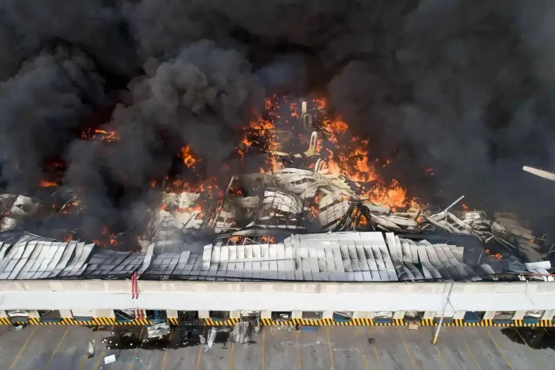 池州温州商贸城起火图片