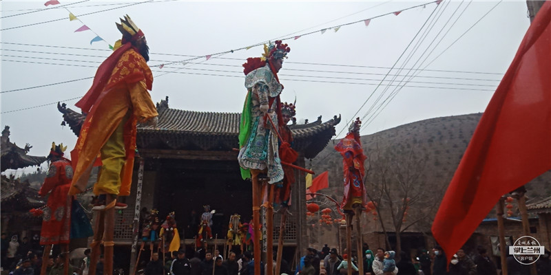 耍起社火闹元宵，通渭的这个小山村真热闹(8415528)-20210225203513.jpg