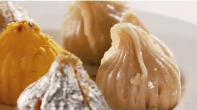 印度传统甜点与宗教密不可分：当地人以“甜蒸饺”祭拜象神，口味繁复多样