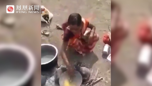 残忍！印度男子强迫妻子手进油锅