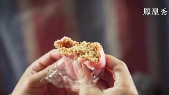 金门菜市场的红龟粿摊：80岁奶奶一人打理，是当地人祭祀时的最常见的糕点