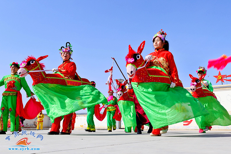 划旱船打太平鼓……张掖高台村民腾龙舞狮喜迎元宵