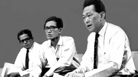 1959年李光耀获得压倒性胜利，宣誓就任新加坡总理 凤凰网视频 凤凰网