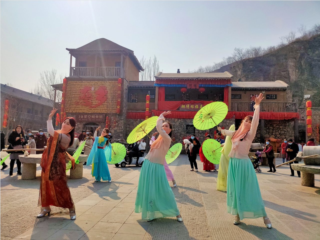 恋乡&middot;太行水镇：多彩活动“闹元宵” 传统佳节气氛浓