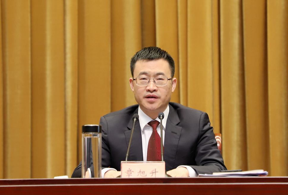 章旭升在全市"五攻坚四清单双承诺"动员大会上强调 唯实惟先勇担新使