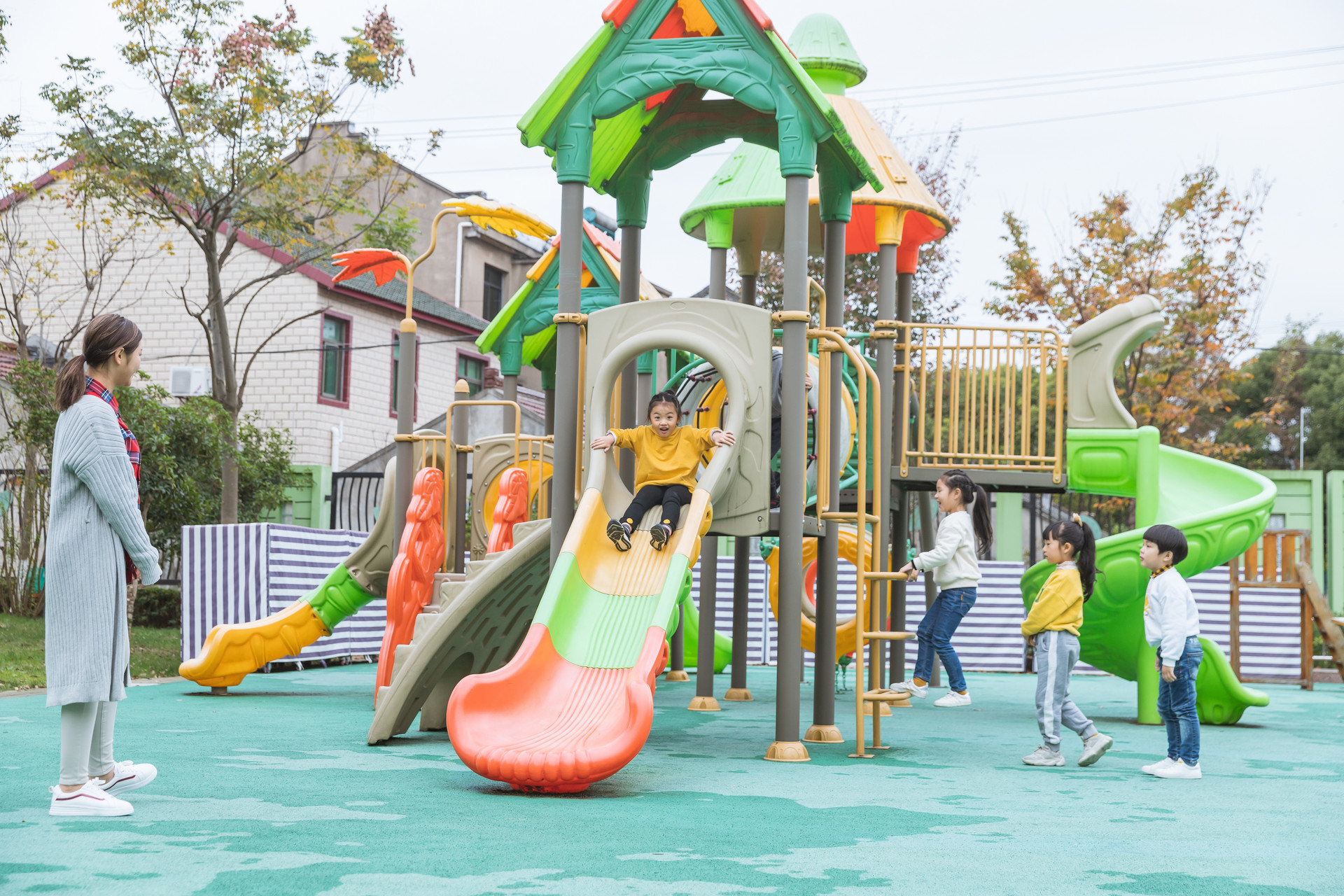 初露“容颜”青岛该区域三所公办幼儿园实现主体封顶