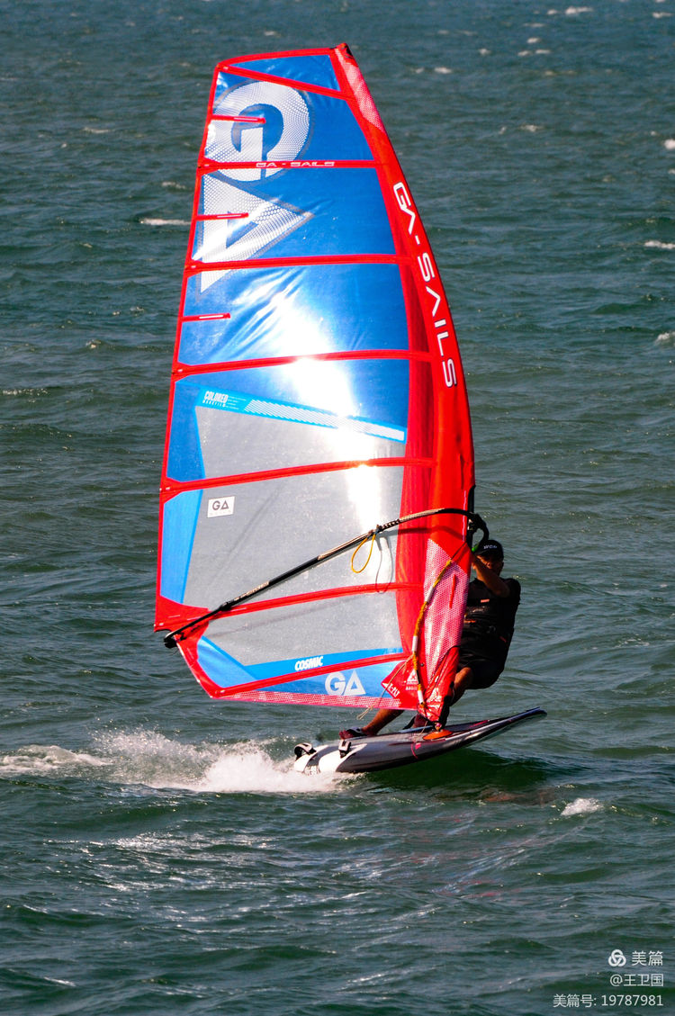 帆板帆船健儿搏击风浪高手