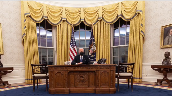 特朗普粉丝恶搞如果拜登按了白宫的红色按钮