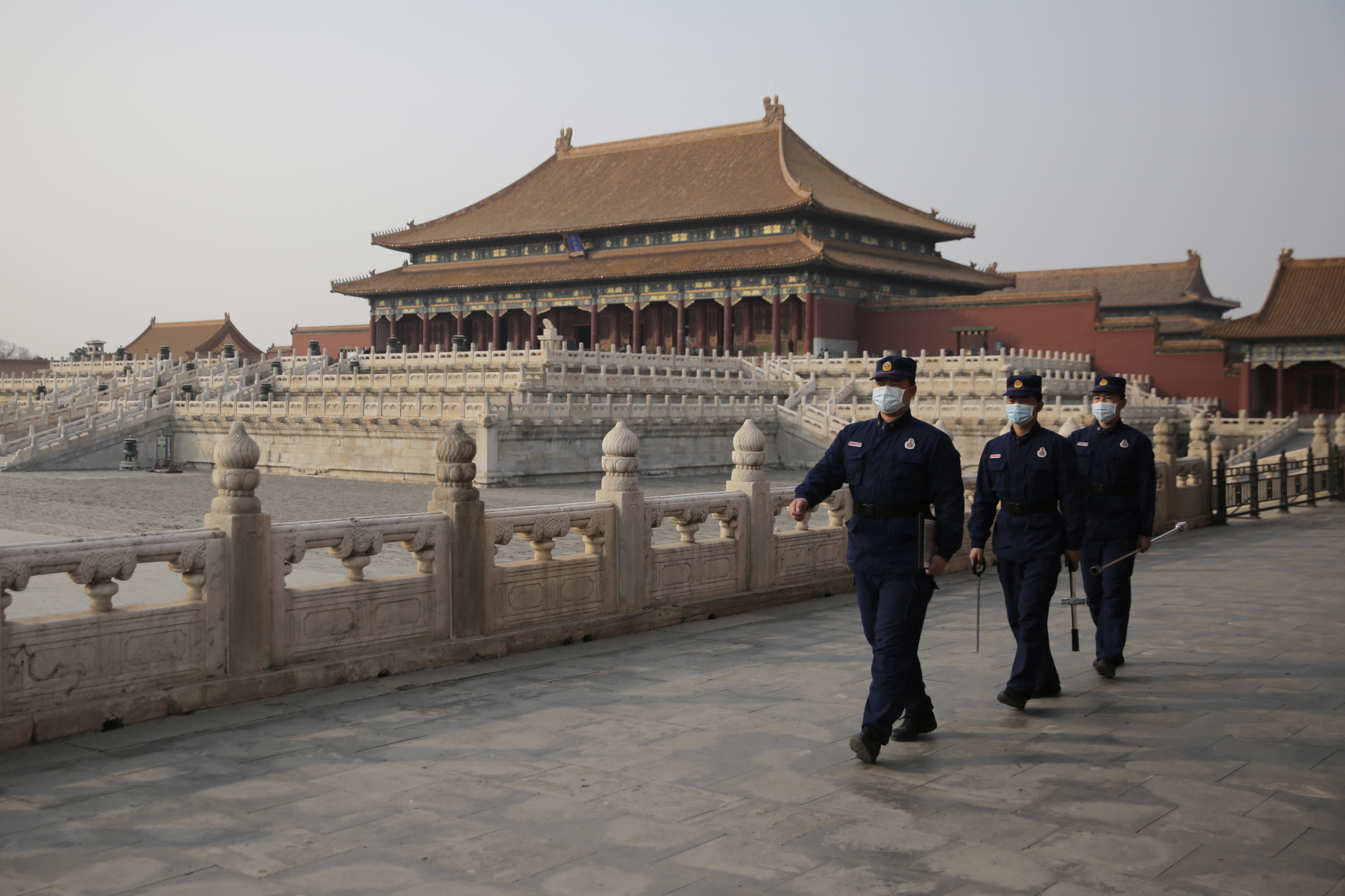 2021年2月24日,天安门地区消防救援支队故宫特勤站的消防员正在故宫