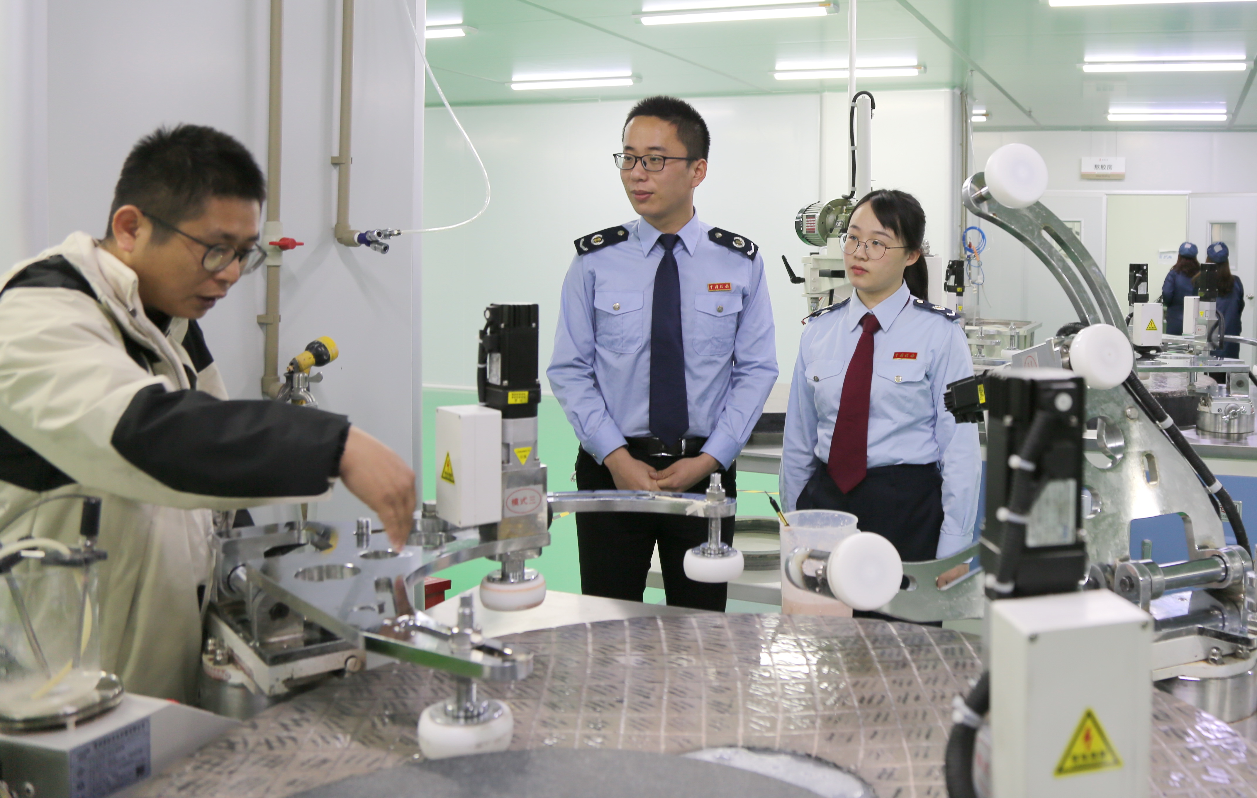 在深圳税务推进优化税务执法方式过程中,坪山区税务局走在全市前列