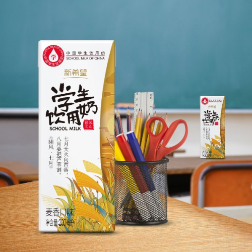 看眼开学焕新营养先行新希望天香学生奶呵护孩子健康成长