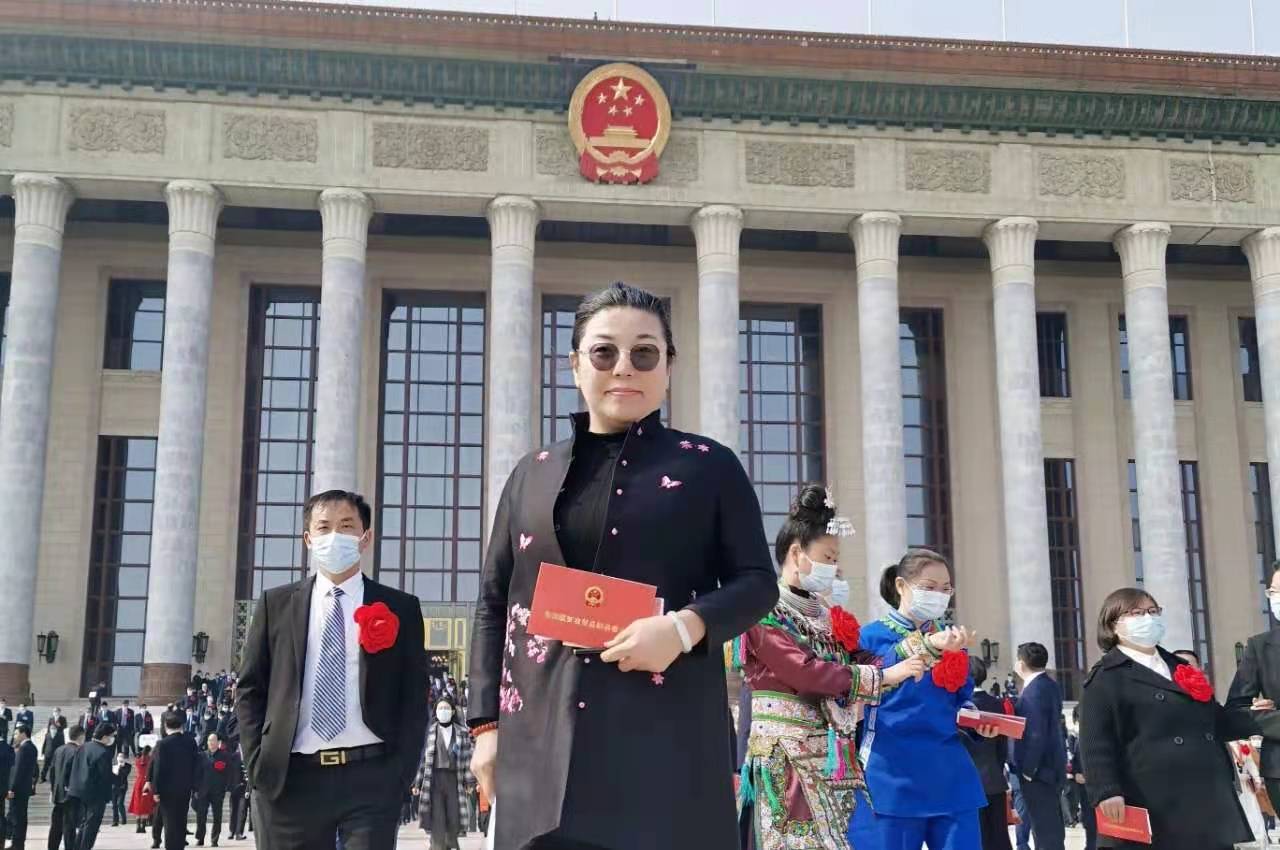 张银俊出席全国脱贫攻坚总结表彰大会