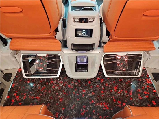 2020款奔驰V260L改装迈巴赫超级保姆车  