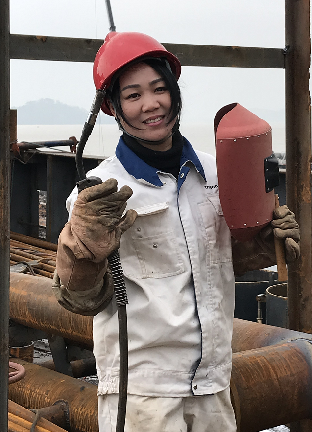 宁波"女焊子"爆红网络，40万粉丝关注！她才是该追的网红