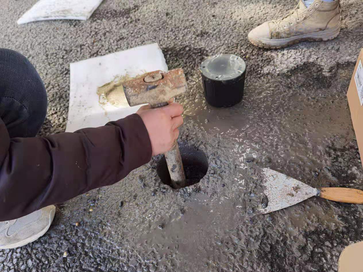 西湖区古墩路智慧停车地磁安装3月底完成