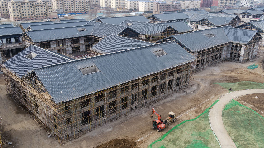 这是3月7日拍摄的武威雷台景区文化旅游综合体项目施工现场(无人机