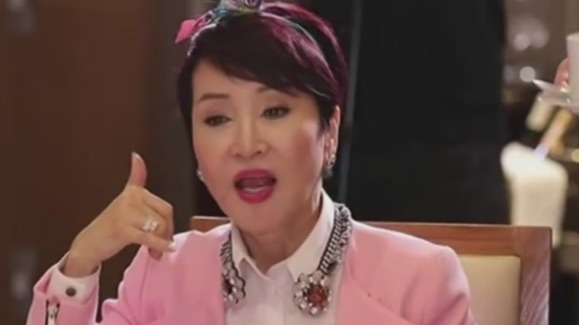 陈淑芬与好友聚会，狄波拉用上海话读谭咏麟的名字引哄笑