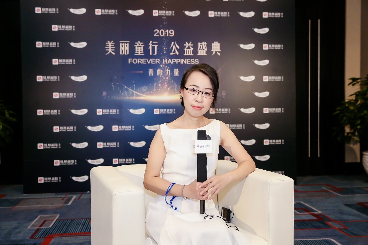 上海蒲公英儿童发展中心创始人、理事长杜可名在2019凤凰网“美丽童行”公益盛典北京站接受记者采访