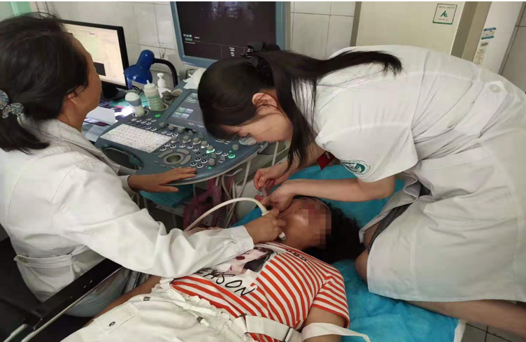 西安医学院一附院"她"力量 送你一朵小红花@女神