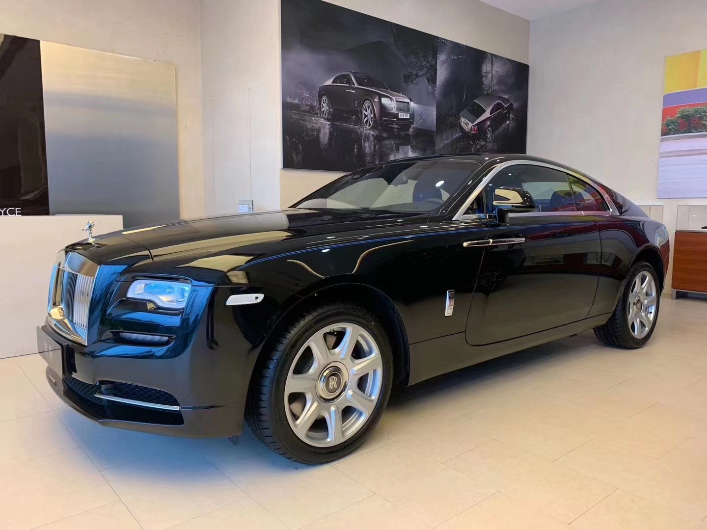 20款劳斯莱斯魅影感受无法抗拒驾驶体验