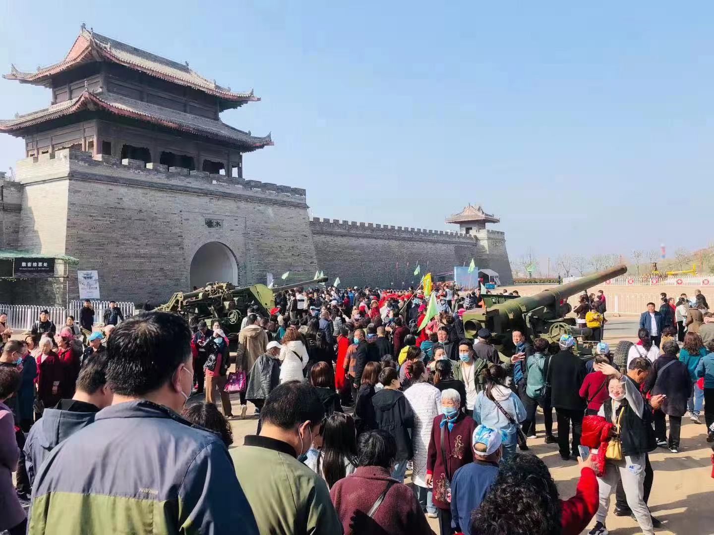 万人欢聚白鹿原影视城