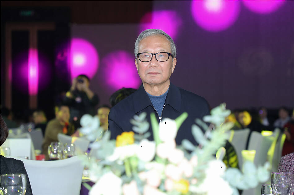 中共中央直属机关工作委员会原副书记贾祥出席2017凤凰网“美丽童行”慈善晚宴