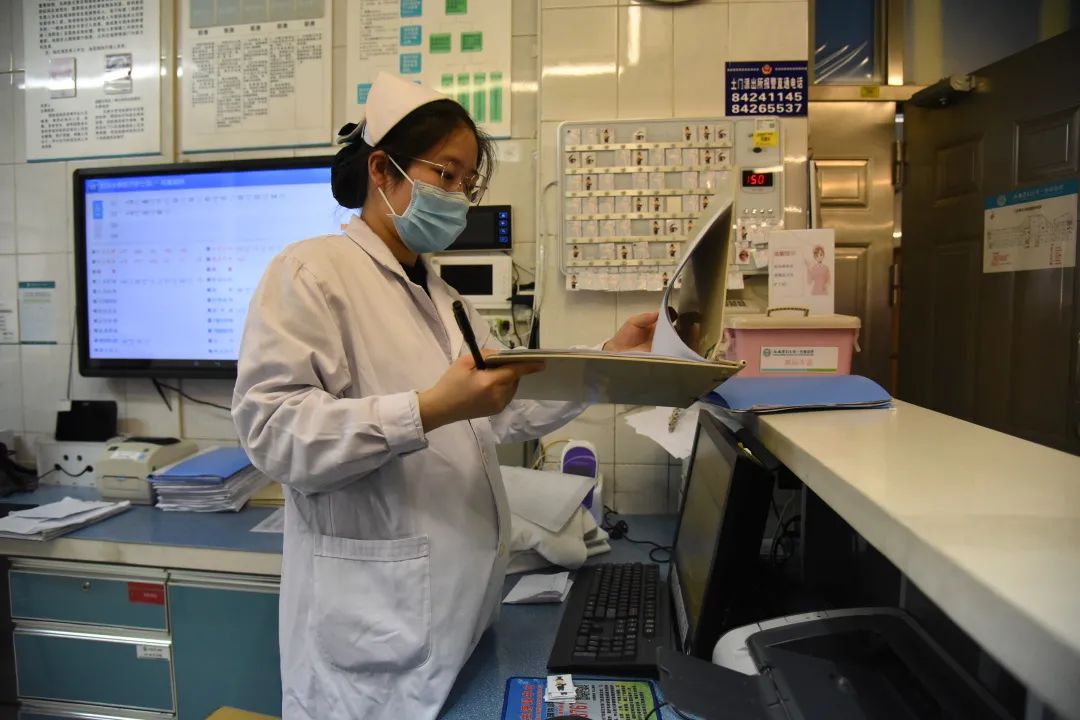 西安医学院一附院"她"力量 送你一朵小红花@女神