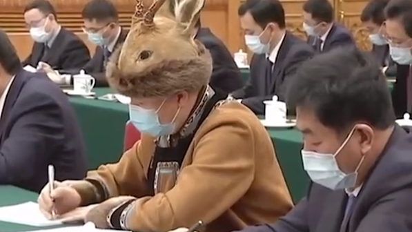 “小鹿头”代表萌翻网友