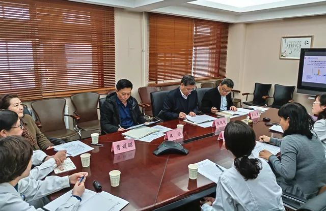 四级调研员卢小勇一行到西安市人民医院(西安市第四医院)进行科研调研