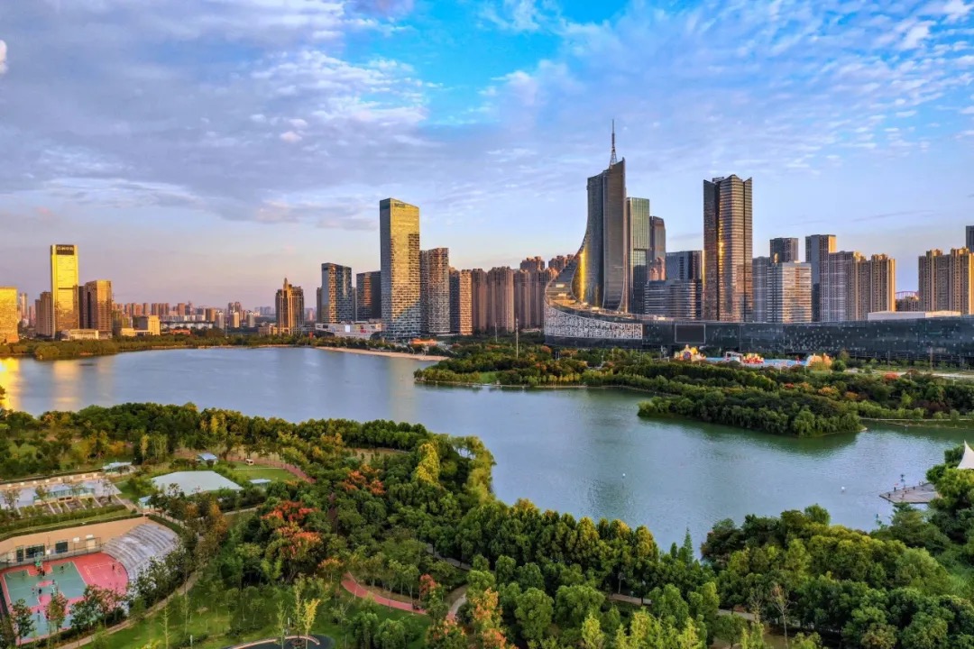 合肥蜀山区再上头条,成绩亮眼,置业主城当选龙湖·天境