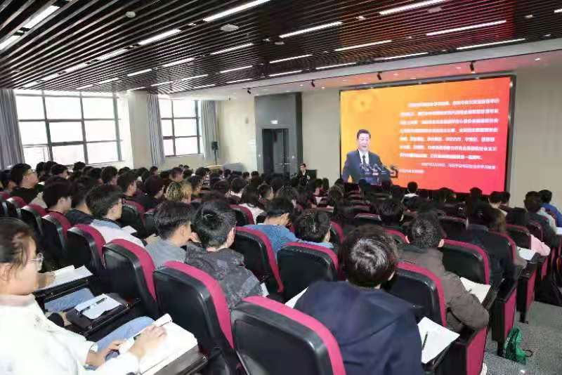 “学党史，立长志”——齐鲁工大党委书记王英龙为学生上新学期思政第一课