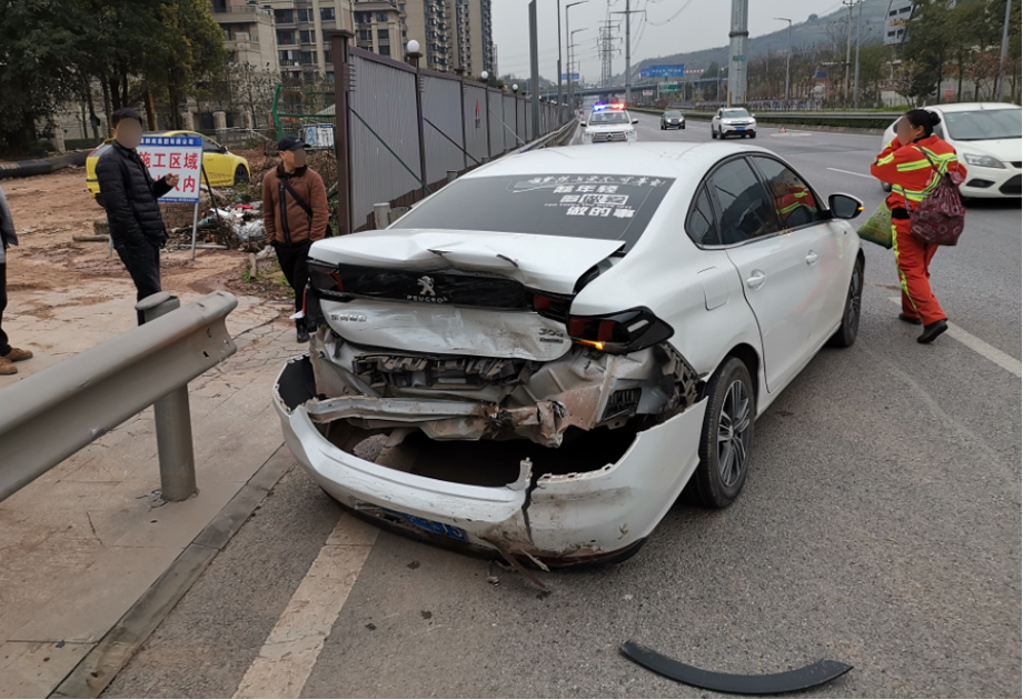 被追尾还要负全责!