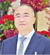 全国人大代表、卓尔控股有限公司董事长阎志