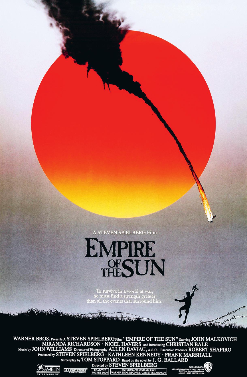 《太阳帝国》（1987）：约翰·阿尔文将举着玩具飞机的男孩与真正的飞机坠毁放在一个画面里，暗示了斯皮尔伯格的电影改编接近巴拉德原著的成长小说。这是一部以童年视角呈现的战争片。