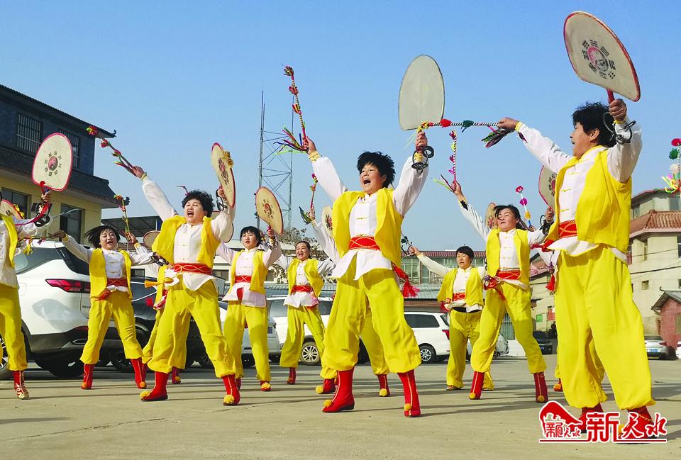  古镇百“花”齐放 陇上女子旋鼓舞队惊艳亮相粤港澳